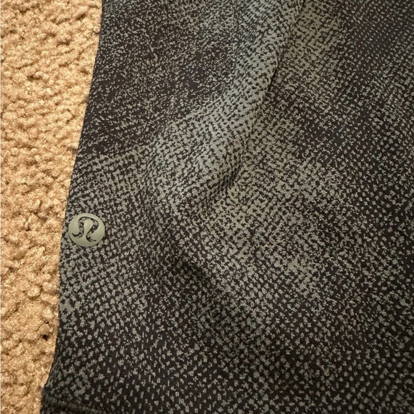 Like New Lululemon Essentials Tank Top Pleated Size 8 - Picture 3 of 3